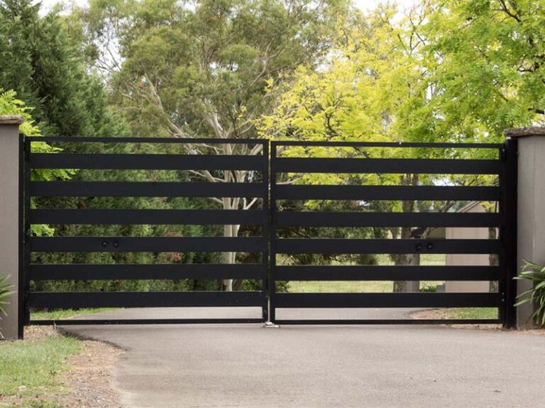 Modern Courtyard Gates: Contemporary Designs, Benefits, and Practical Applications